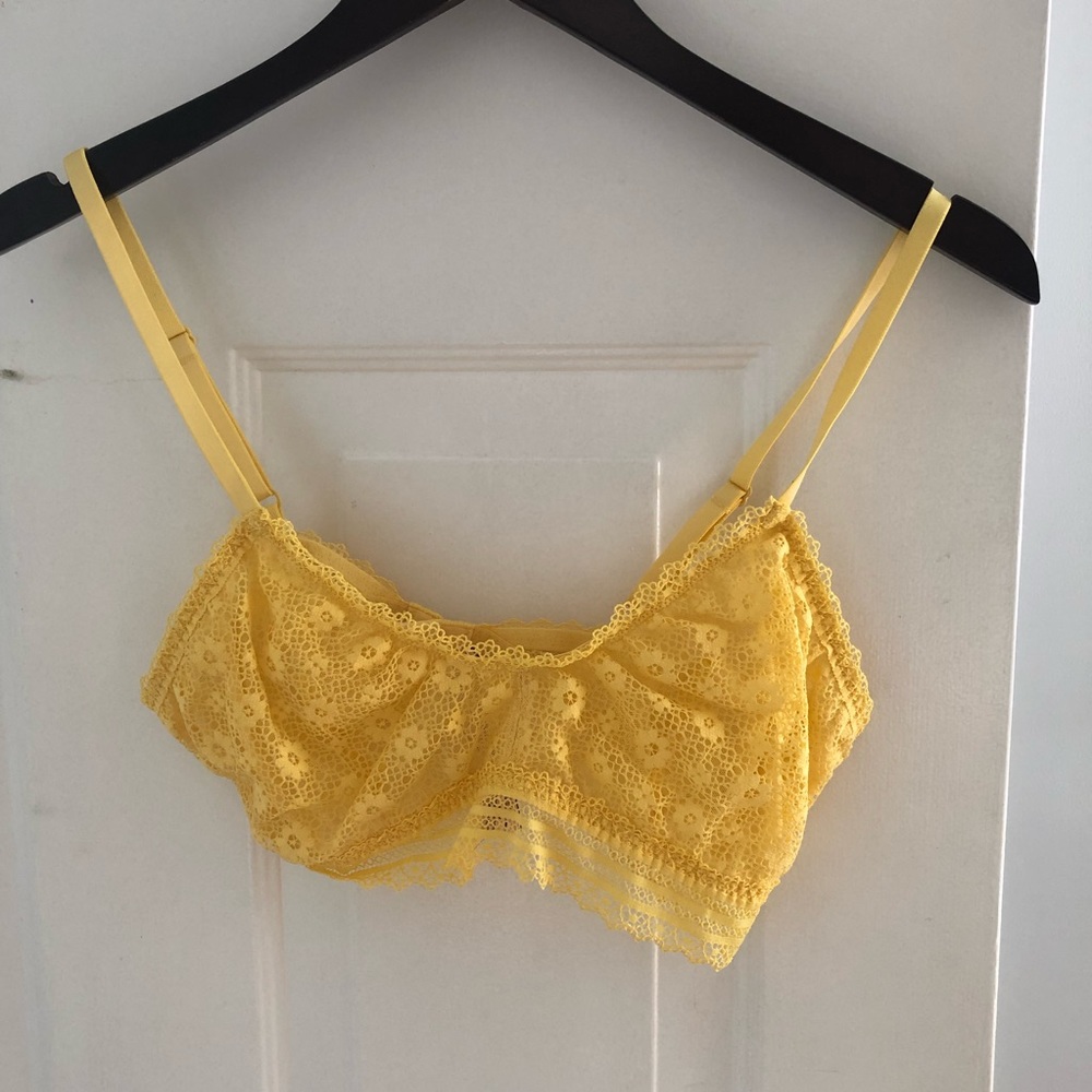 Victorias Secret yellow lace lightly lined bra with hook closure and no padding